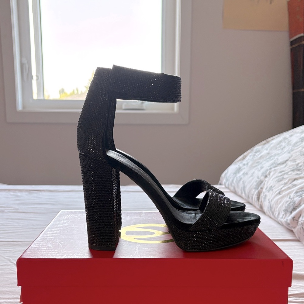 Wishbone Brigitte Black Platform heels